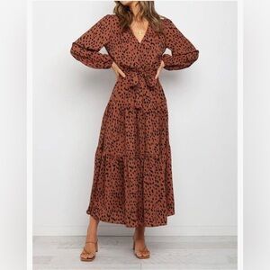 Brown Black Cheetah Print Long Sleeve VNeckline Maxi Dress. 

Belt missing.